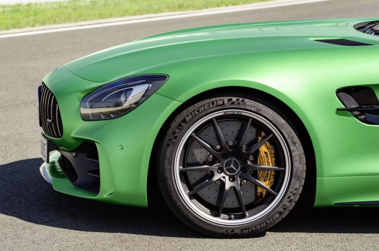 A Michelin Pilot Sport sorozat magyarázata: Az EV-optimalizált modellektől a versenypálya-bajnokokig