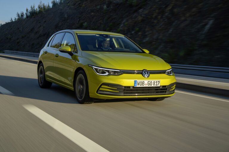 ADAC közzéteszi a nyári gumiabroncstesztet 225/40 R18 méretben – 11 gumiabroncs kap jó minősítést