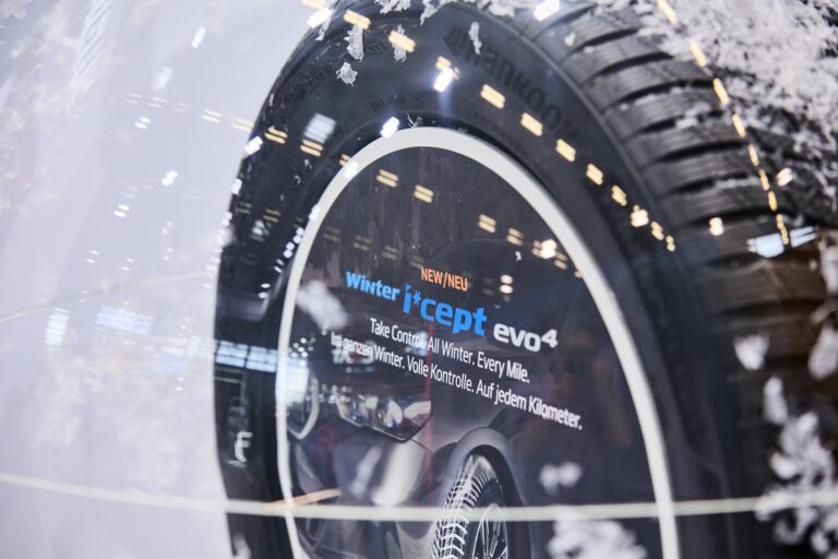 Hankook Winter i*cept evo 4 uralja az Auto Bild Allrad SUV téli abroncstesztjét